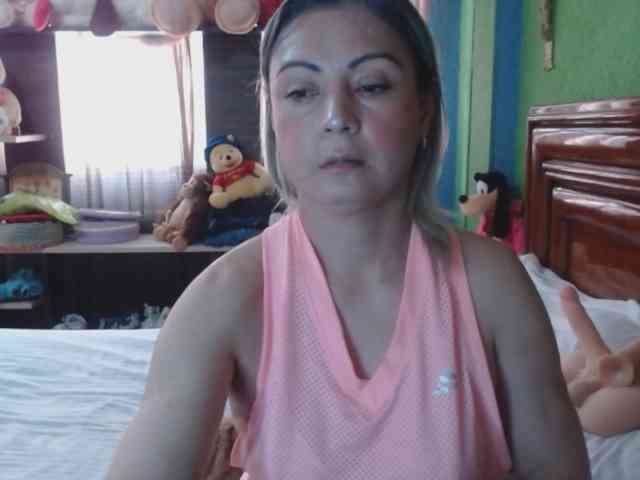 Charlizetheron1 webcam