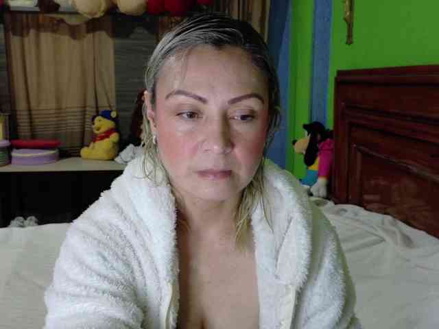 Charlizetheron1 webcam