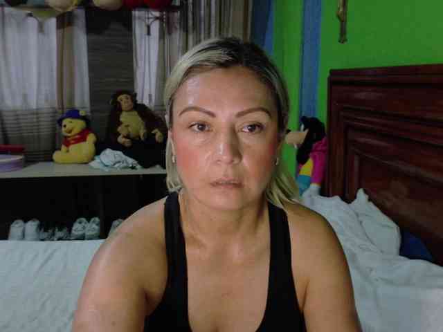 Charlizetheron1 webcam