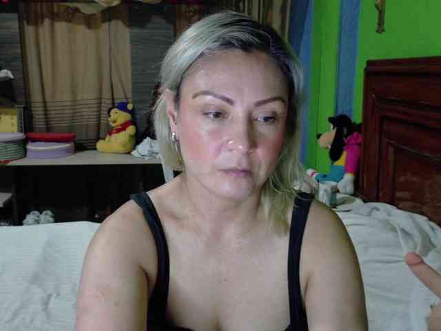 Charlizetheron1 webcam