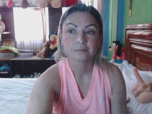 Charlizetheron1 webcam