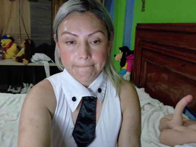 Charlizetheron1 webcam