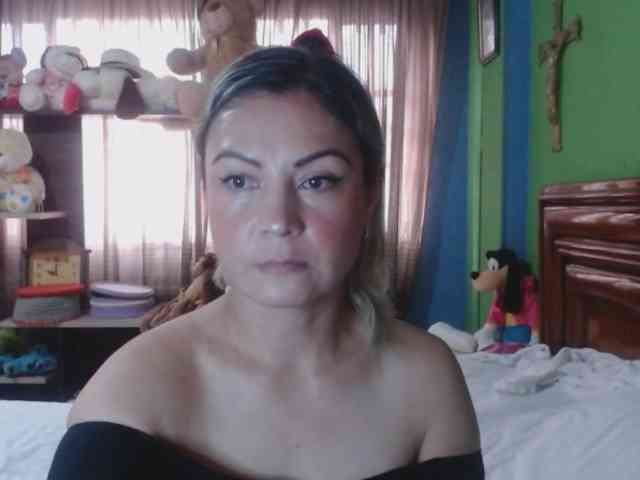 Charlizetheron1 webcam