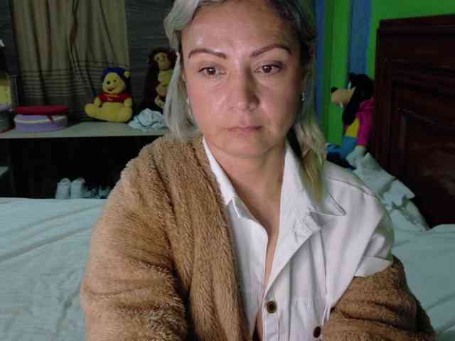 Charlizetheron1 webcam