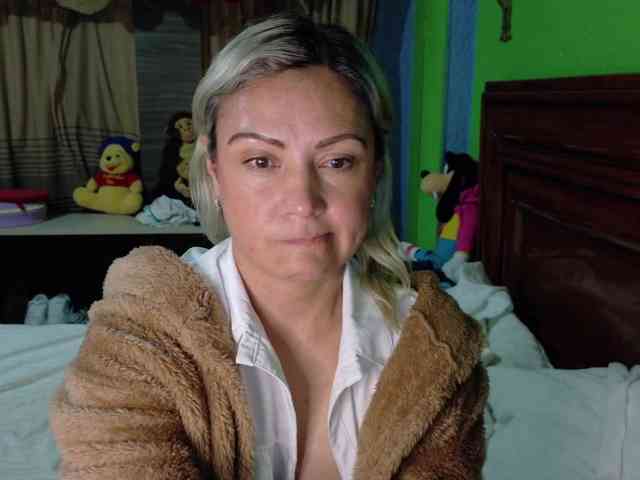 Charlizetheron1 webcam