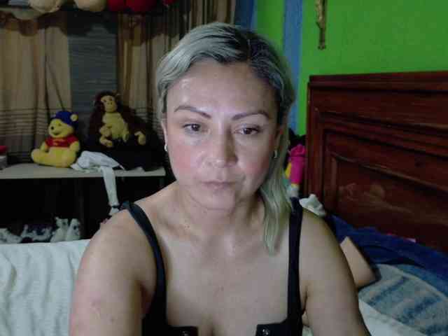 Charlizetheron1 webcam