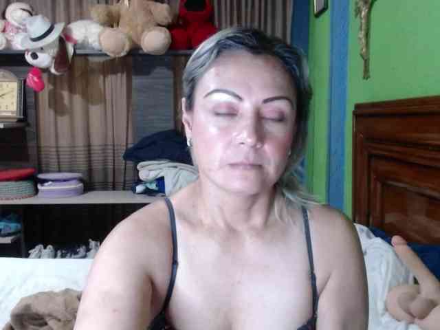 Charlizetheron1 webcam