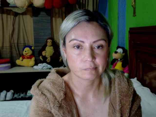 Charlizetheron1 webcam