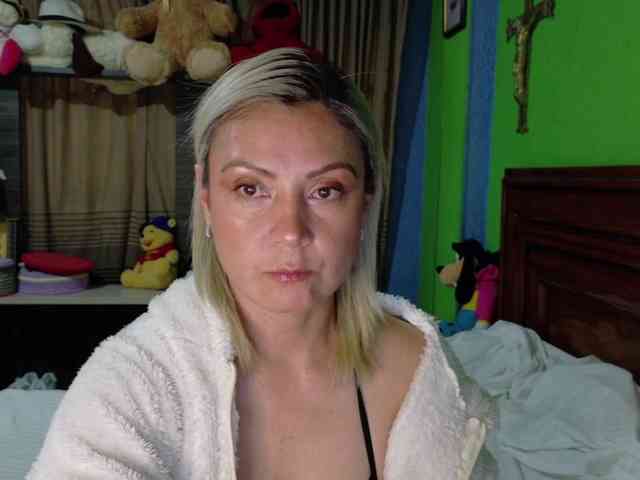 Charlizetheron1 webcam