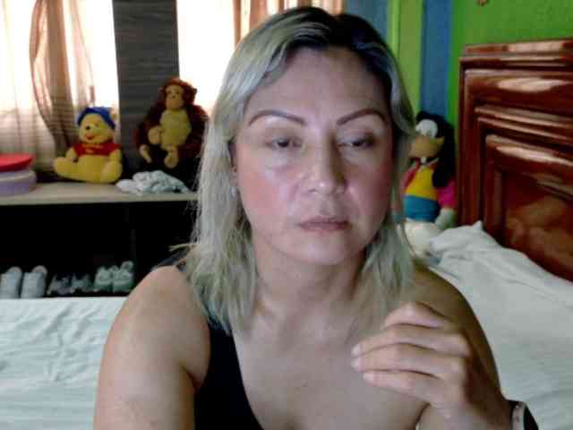 Charlizetheron1 webcam