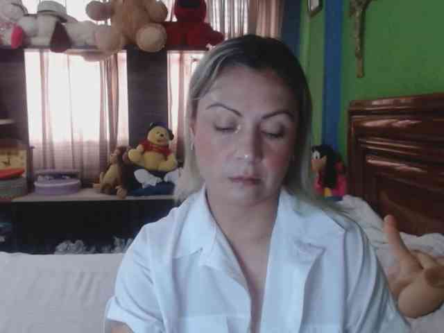 Charlizetheron1 webcam