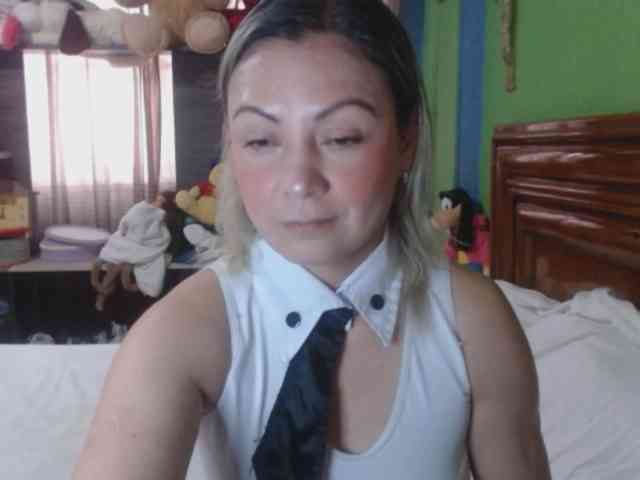 Charlizetheron1 webcam