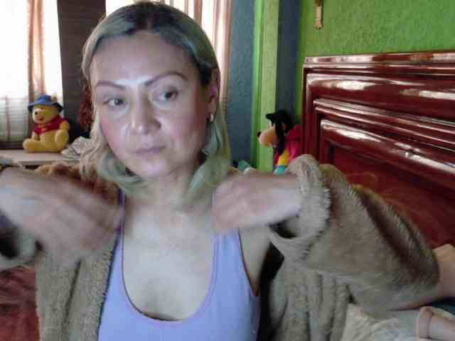 Charlizetheron1 webcam