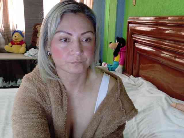 Charlizetheron1 webcam