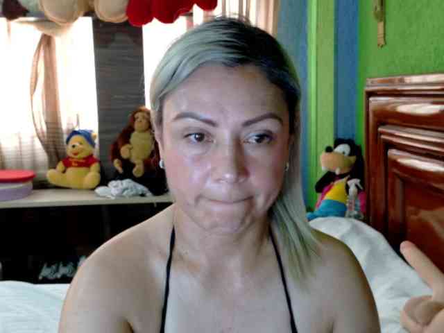 Charlizetheron1 webcam