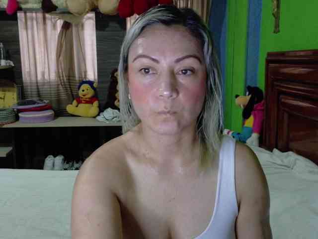 Charlizetheron1 webcam