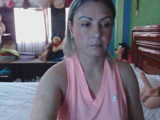 Charlizetheron1 webcam