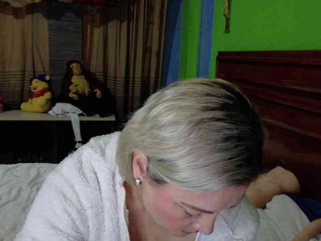 Charlizetheron1 webcam