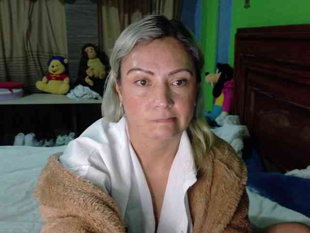 Charlizetheron1 webcam