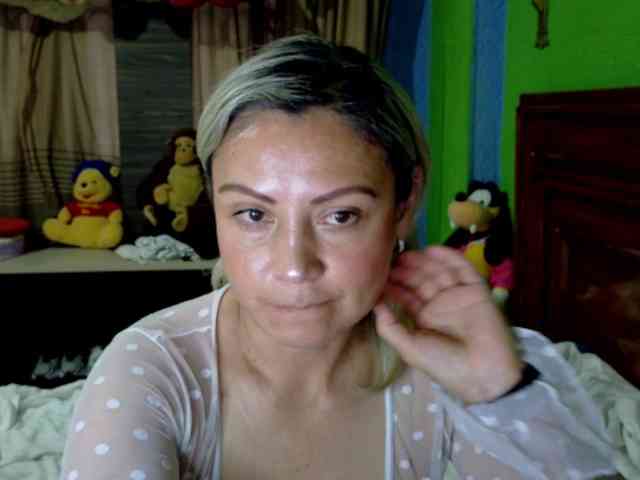 Charlizetheron1 webcam