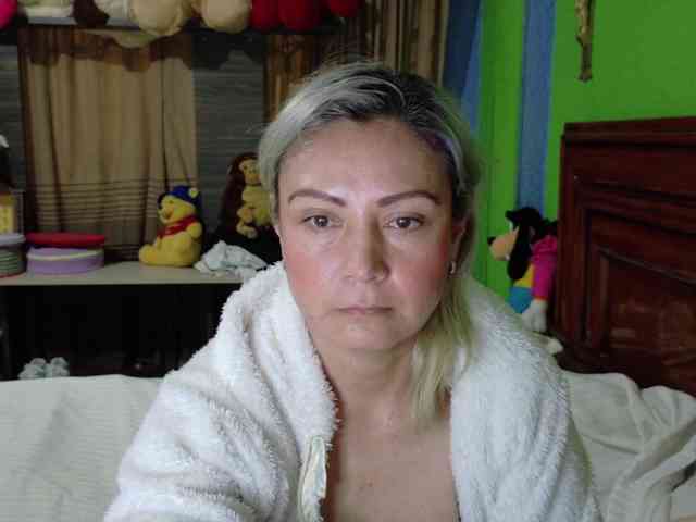 Charlizetheron1 webcam