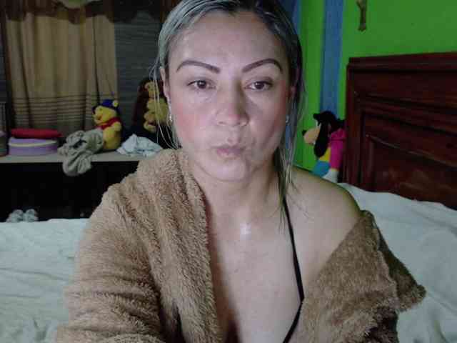 Charlizetheron1 webcam