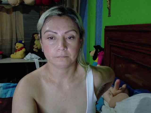 Charlizetheron1 webcam