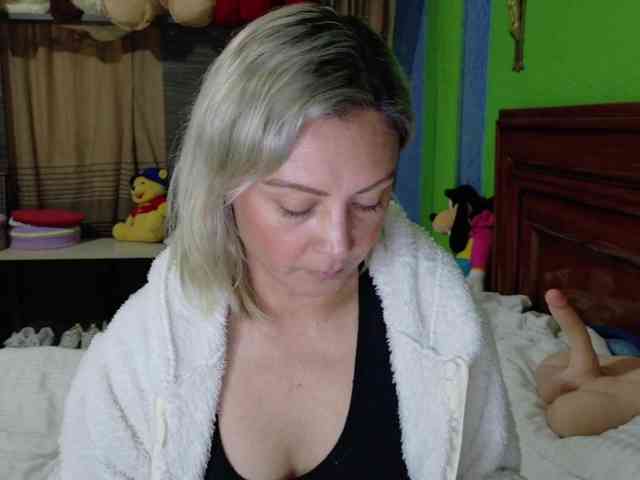 Charlizetheron1 webcam