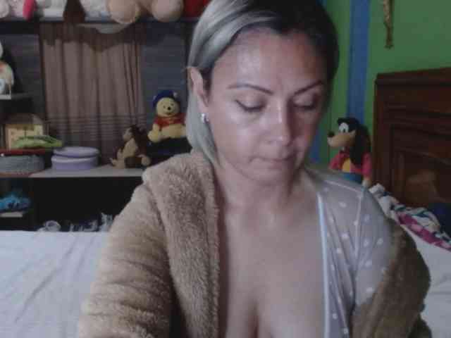 Charlizetheron1 webcam