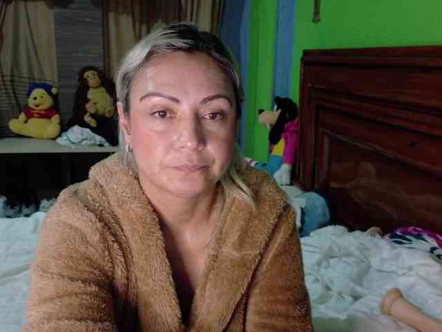 Charlizetheron1 webcam