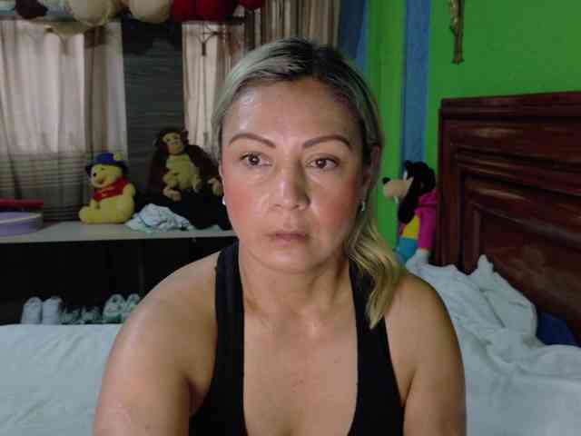 Charlizetheron1 webcam