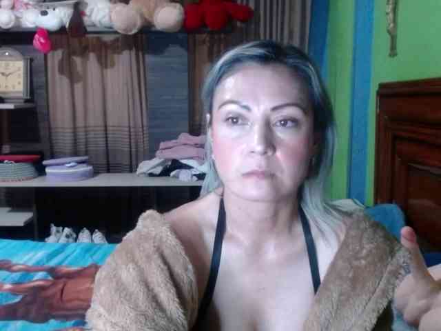 Charlizetheron1 webcam