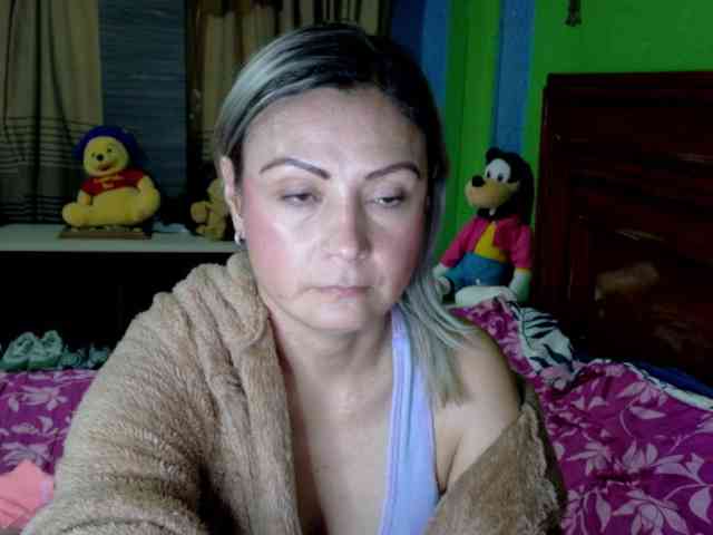 Charlizetheron1 webcam