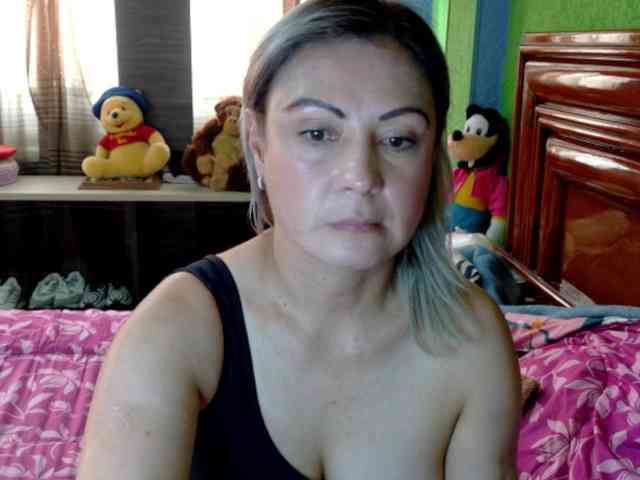 Charlizetheron1 webcam