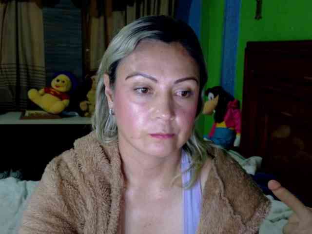 Charlizetheron1 webcam