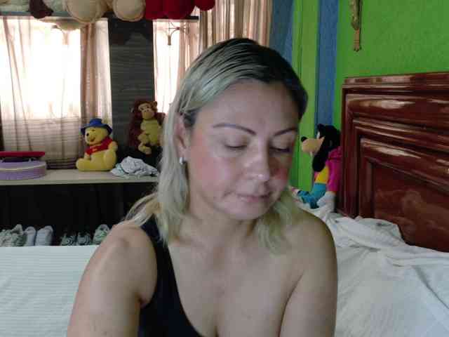 Charlizetheron1 webcam