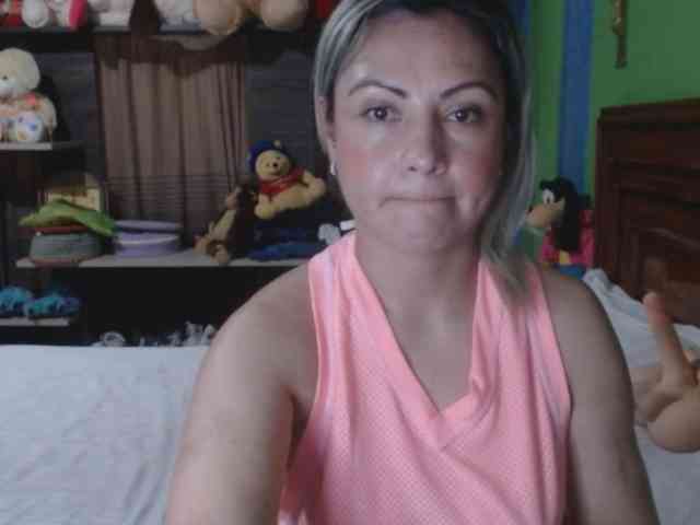 Charlizetheron1 webcam