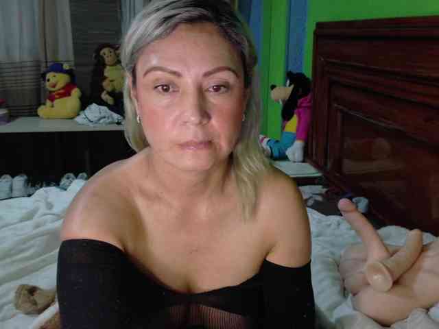 Charlizetheron1 webcam