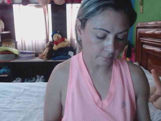 Charlizetheron1 webcam