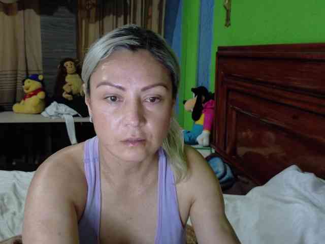 Charlizetheron1 webcam