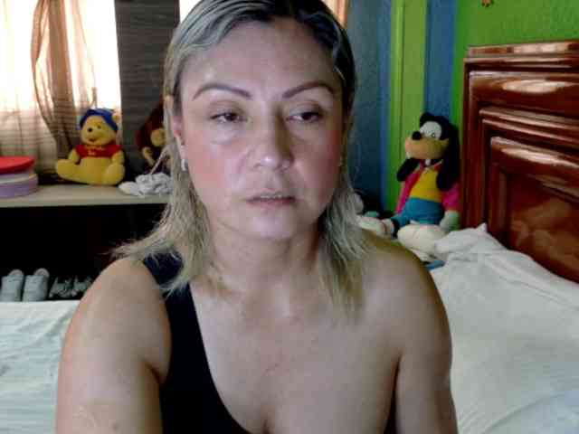 Charlizetheron1 webcam