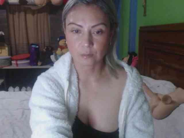 Charlizetheron1 webcam