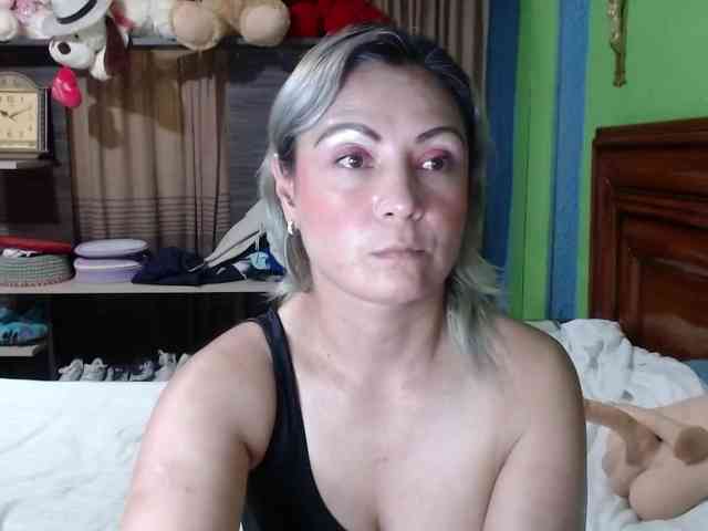 Charlizetheron1 webcam