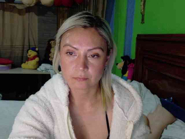 Charlizetheron1 webcam