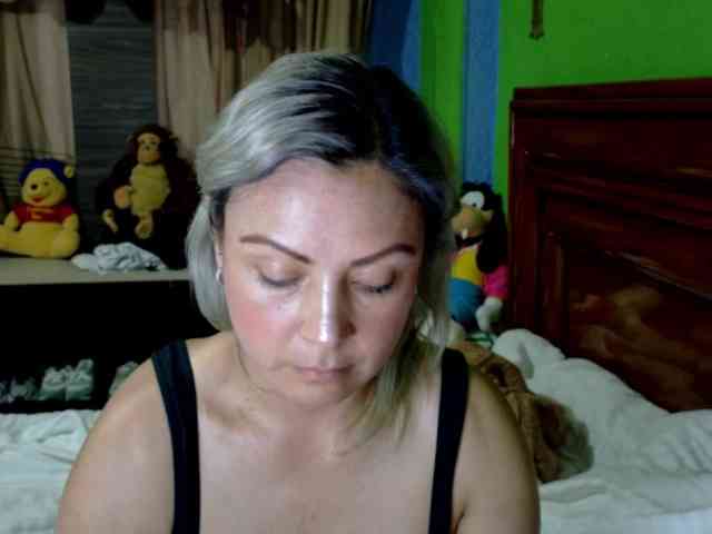 Charlizetheron1 webcam