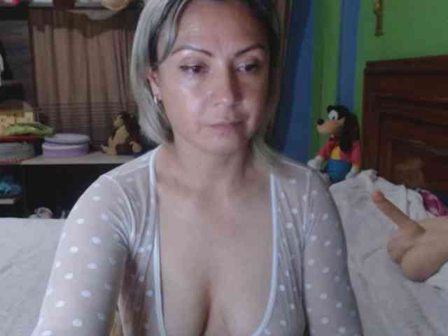 Charlizetheron1 webcam