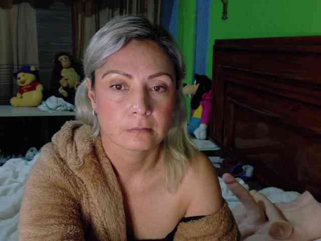 Charlizetheron1 webcam