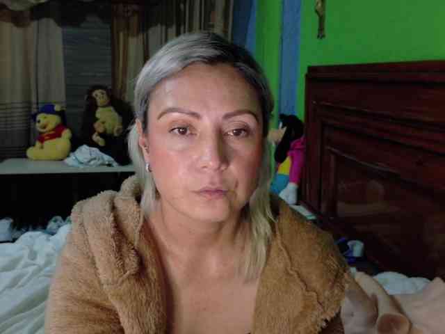 Charlizetheron1 webcam