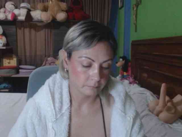 Charlizetheron1 webcam