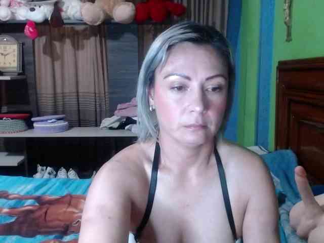 Charlizetheron1 webcam